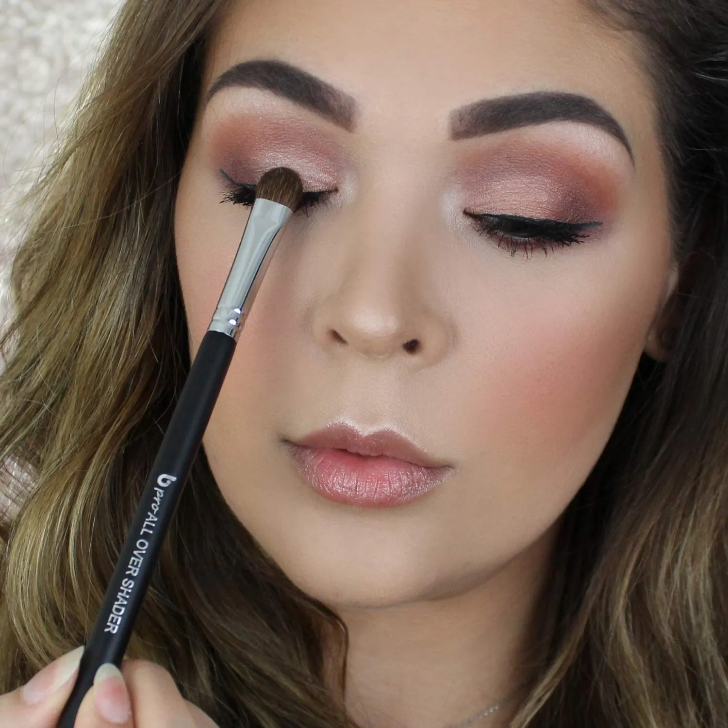 Professional Shader Eyeshadow Brush - Beauty Junkees pro All Over Short Flat Shader Eye Makeup Brush with Dense Rounded Natural Hair Bristles to Pack Eye Shadow Powder on Eyelid; Premium Quality