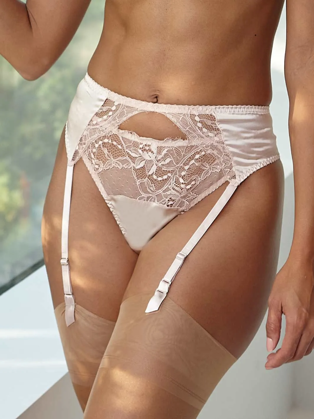 Signature Suspender Belt - Blush
