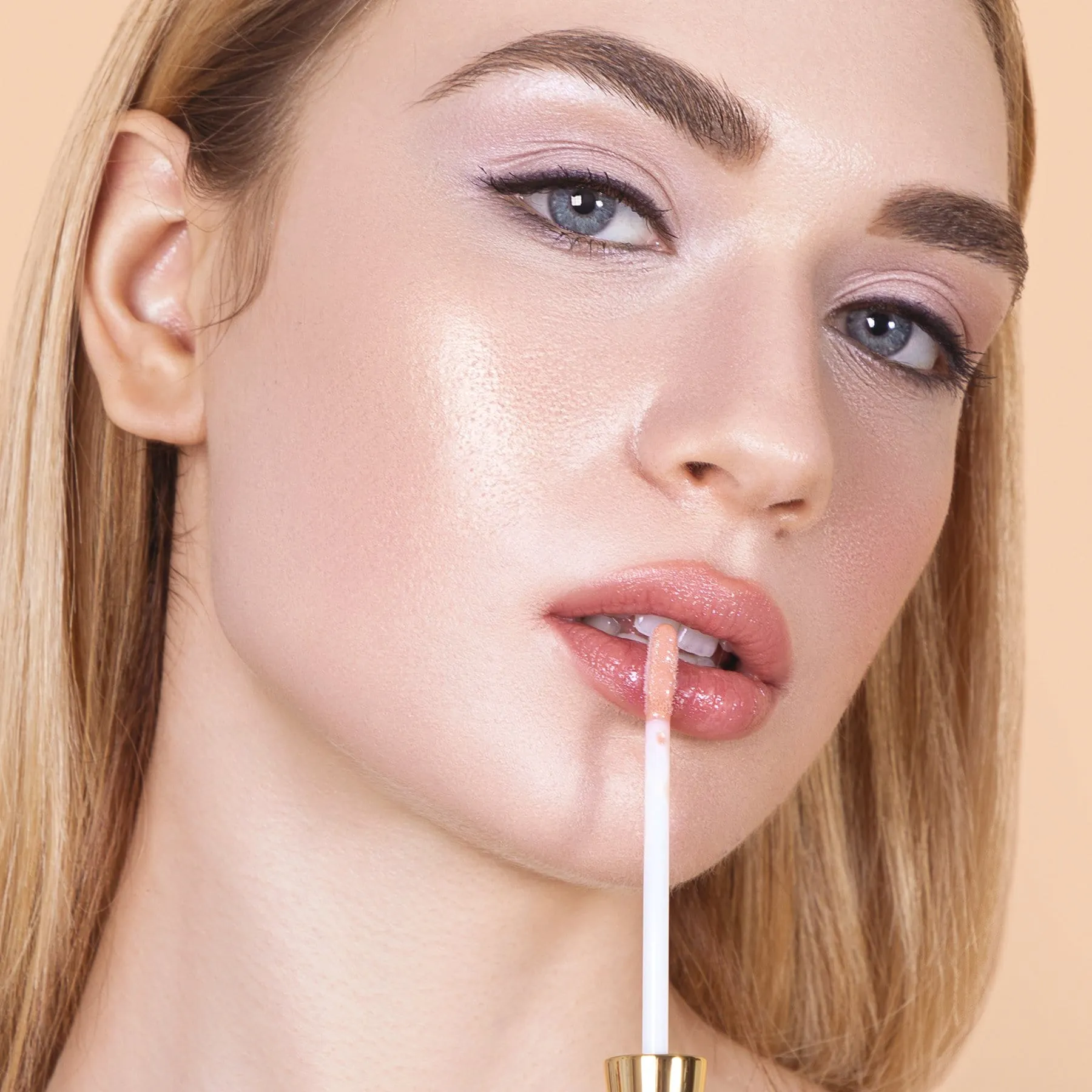 Velvet Gloss Plumper 77. It's Over